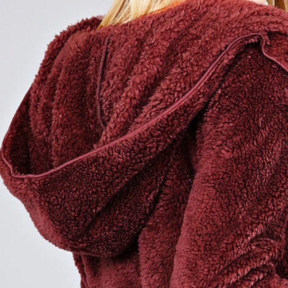 Last size small! Faux Fur Hoodie Jacket w/Pockets - Picture 5 of 6